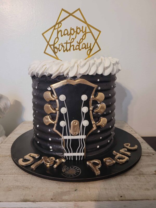 Custom Cakes - Image 3